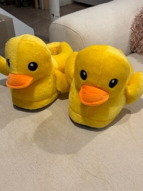 plush rubber ducky slippers kids sz small 4-6